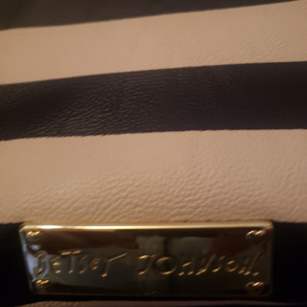 Purse - Picture 2 of 9